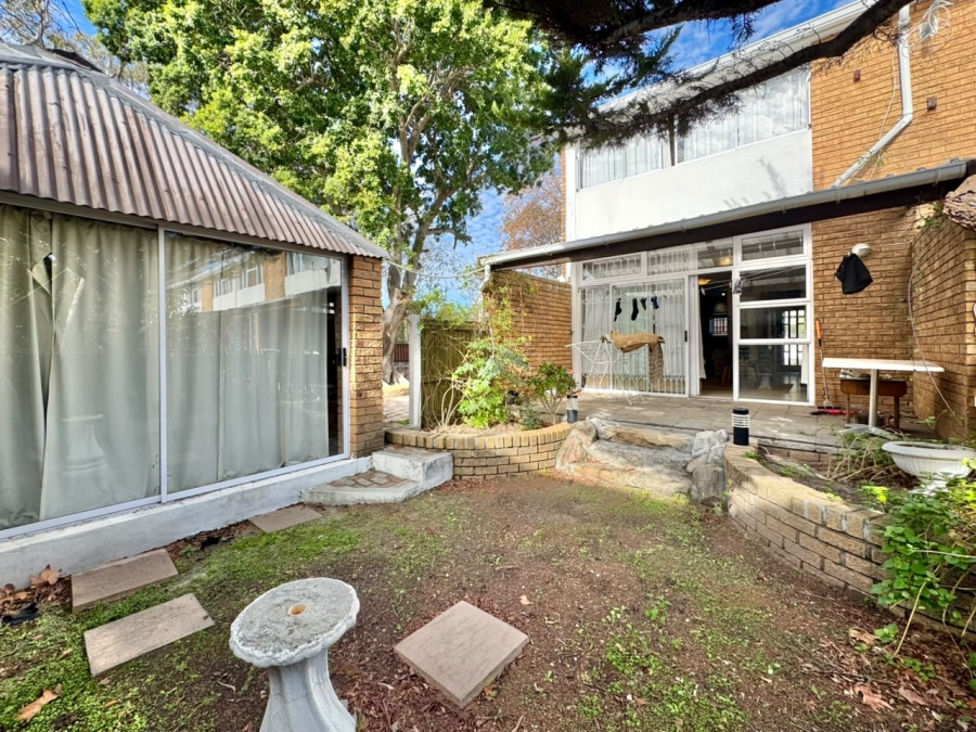 2 Bedroom Property for Sale in Kenilworth Western Cape